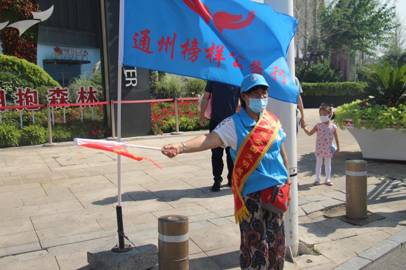 <strong>操靓女小嫩B</strong>